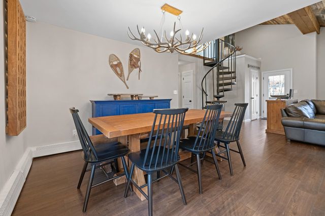 24 North Branch Road, Winhall, VT 05340