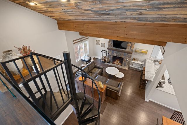 24 North Branch Road, Winhall, VT 05340