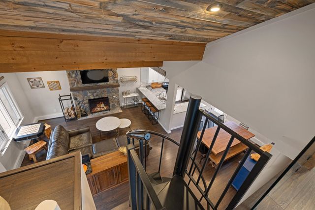 24 North Branch Road, Winhall, VT 05340