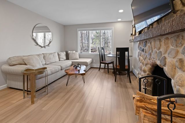 24 North Branch Road, Winhall, VT 05340