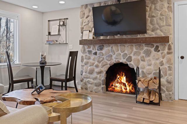 24 North Branch Road, Winhall, VT 05340