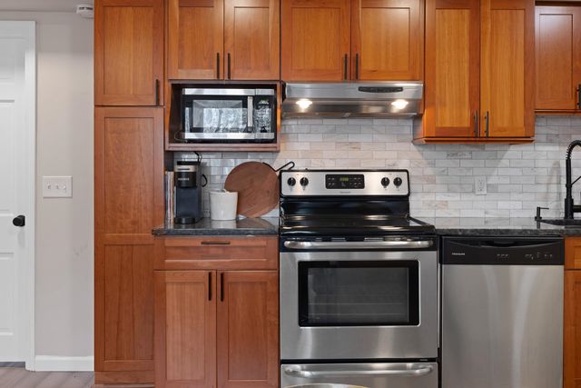 24 North Branch Road, Winhall, VT 05340