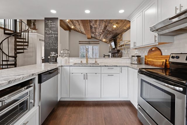 24 North Branch Road, Winhall, VT 05340