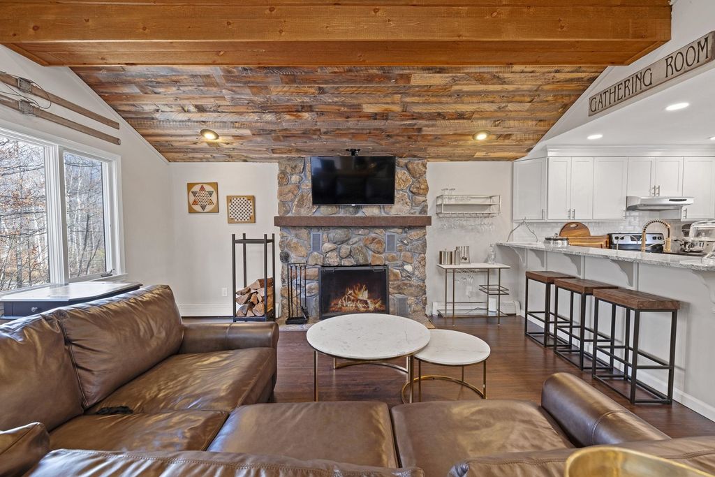 24 North Branch Road, Winhall, VT 05340