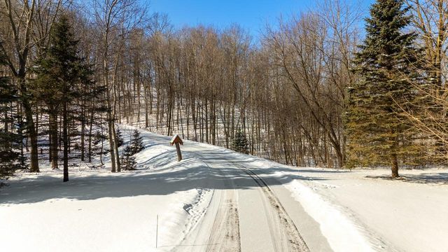 4451 Hartstone DRIVE, Slinger, WI 53086