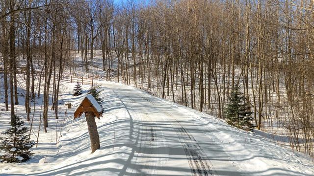 4451 Hartstone DRIVE, Slinger, WI 53086