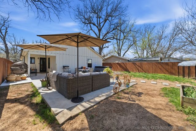 128 S Jackson Street, Broken Arrow, OK 74012