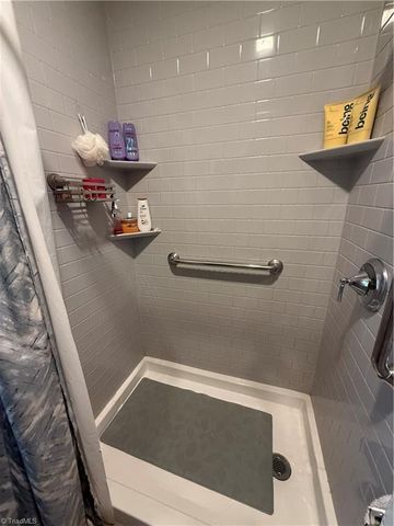 409 E Oak Street, Mount Airy, NC 27030