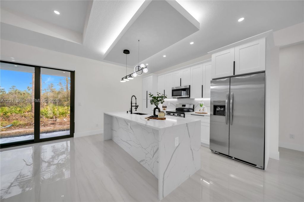 Image 13 of property listing at 301 E 17th St, Lehigh Acres, FL 33972