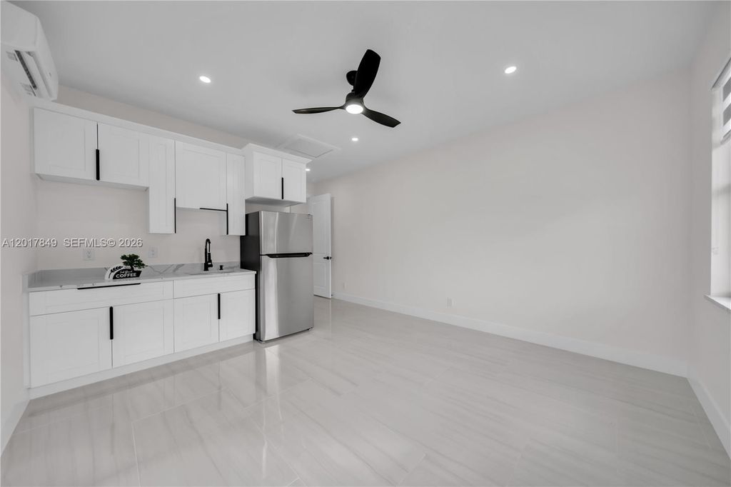 Image 39 of property listing at 301 E 17th St, Lehigh Acres, FL 33972