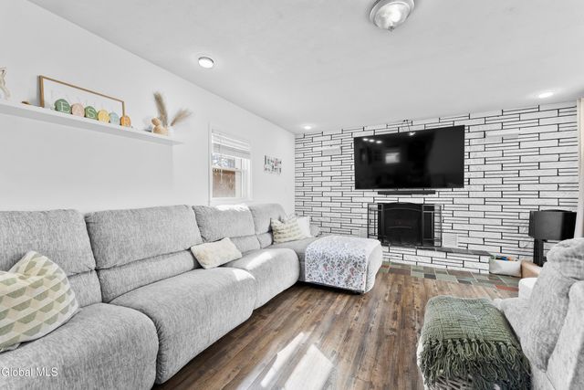 47 Feeder Dam Road, Moreau, NY 12803