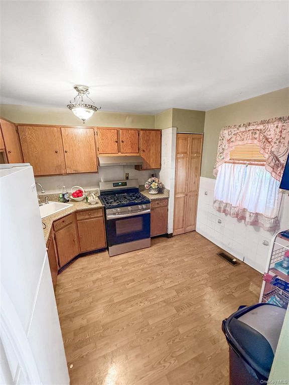 702 Saint Anns Avenue, Bronx, NY 10455 — photo 3