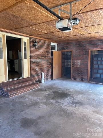 325 Tater Hill Road, Zionville, NC 28698