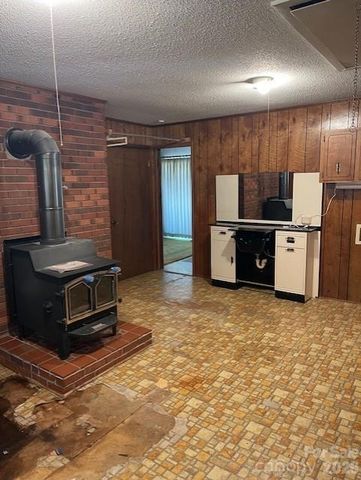 325 Tater Hill Road, Zionville, NC 28698