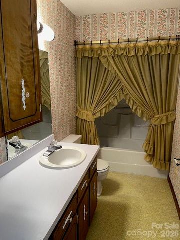 325 Tater Hill Road, Zionville, NC 28698