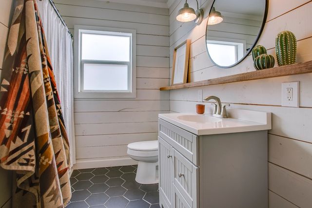 1331 Michigan Avenue, Dallas, TX 75216