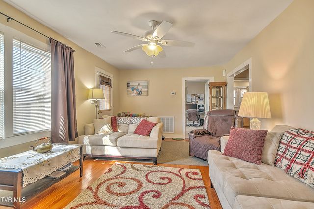 118 North Lincoln Avenue, Jonesborough, TN 37659