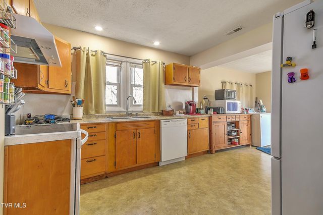 118 North Lincoln Avenue, Jonesborough, TN 37659