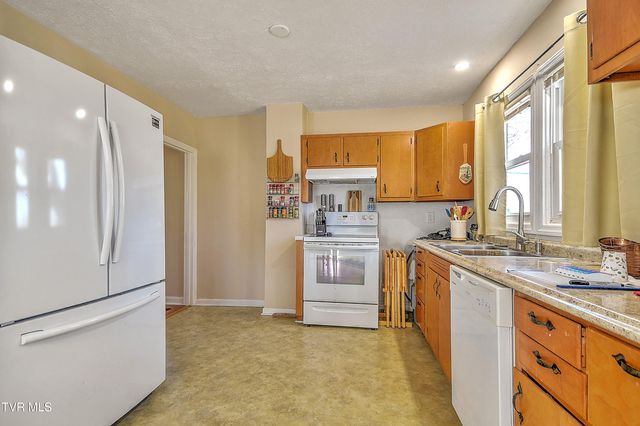 118 North Lincoln Avenue, Jonesborough, TN 37659