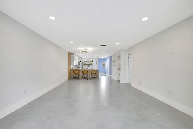 7898 Eastlake Drive 7d, Boca Raton, FL 33433