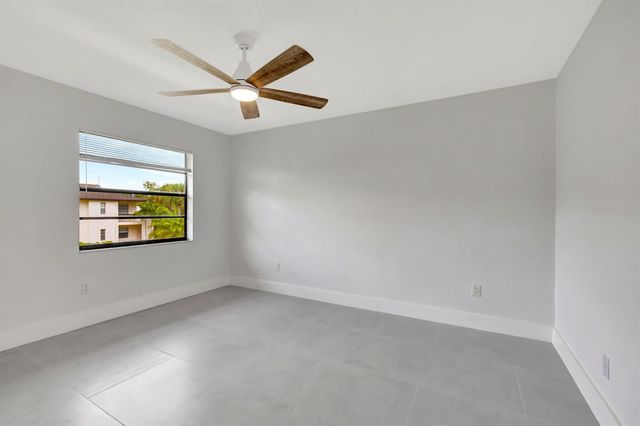 7898 Eastlake Drive 7d, Boca Raton, FL 33433