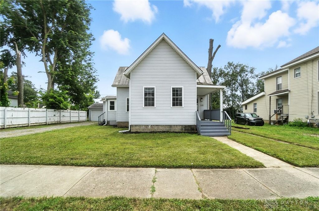 112 W Dayton Drive, Fairborn, OH 45324