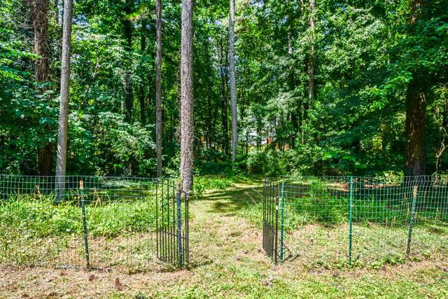 1397 Ridgewood Drive SW, Lilburn, GA 30047