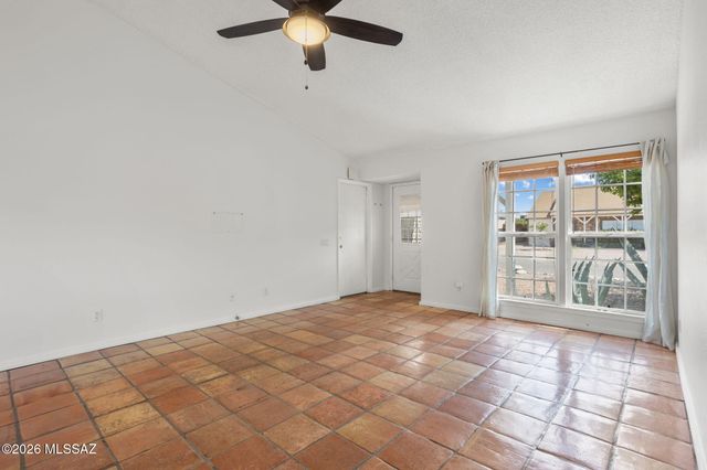4050 W Braemore Street, Tucson, AZ 85742