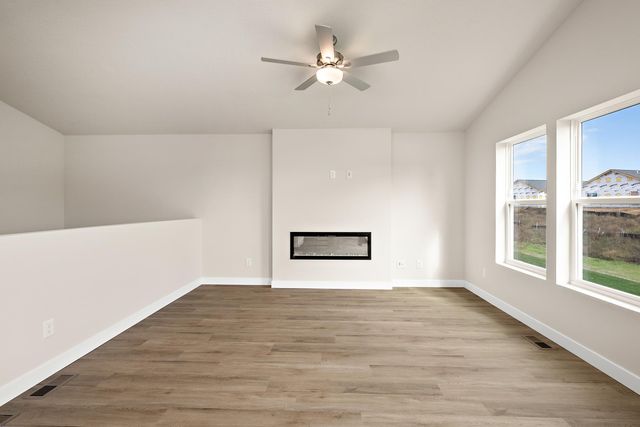 604 Redwood Loop N, Cambridge, MN 55008