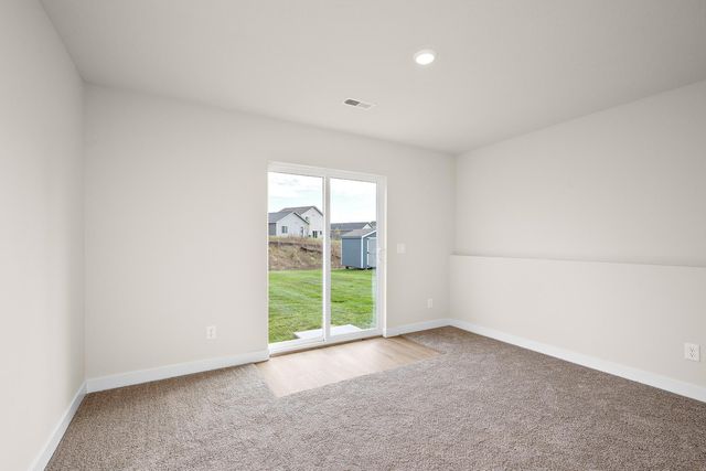604 Redwood Loop N, Cambridge, MN 55008