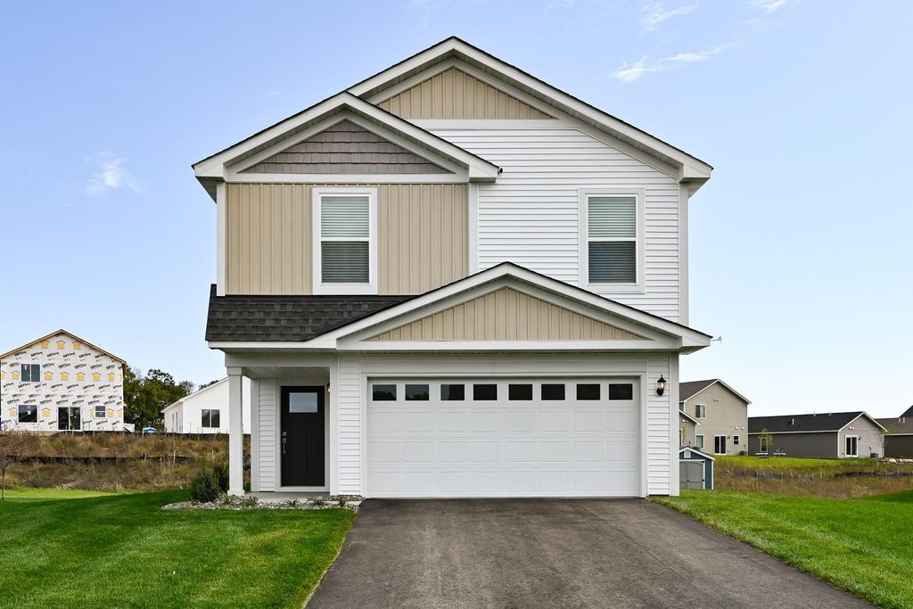 604 Redwood Loop N, Cambridge, MN 55008