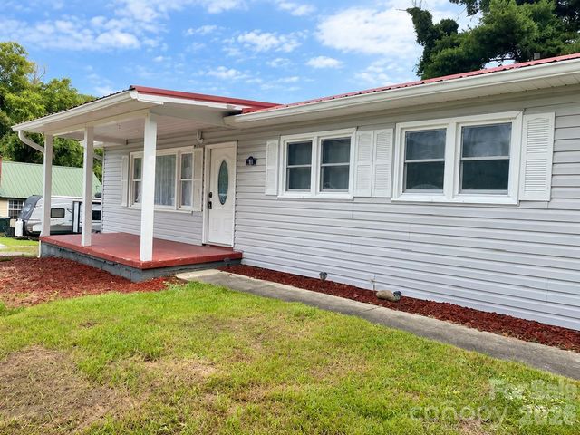 93 Valley View Circle, Waynesville, NC 28786