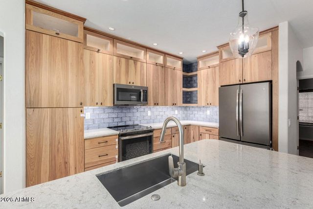 7039 S GOLFSIDE Lane, Phoenix, AZ 85042