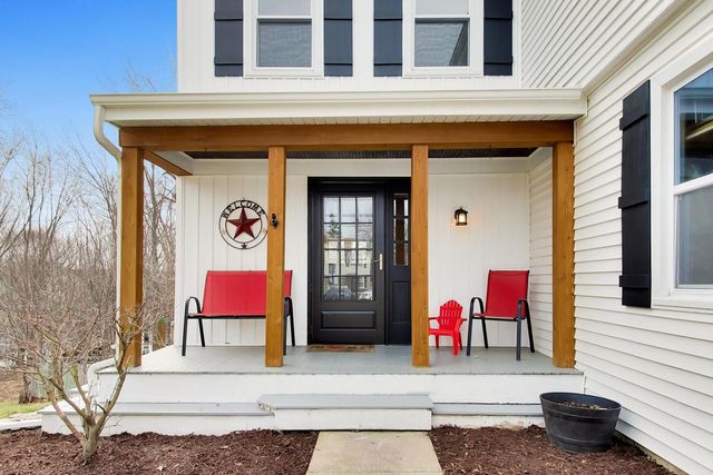 5083 Chambers Drive, Hoffman Estates, IL 60010