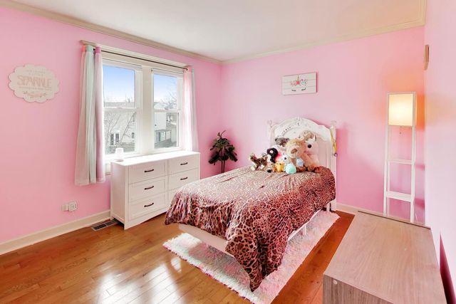 5083 Chambers Drive, Hoffman Estates, IL 60010