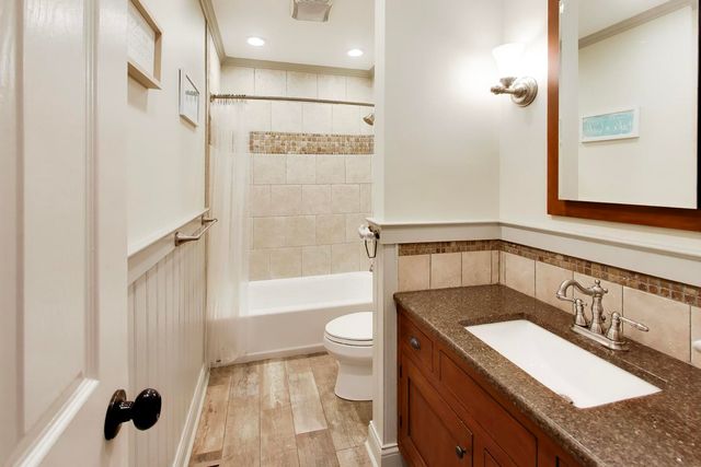 5083 Chambers Drive, Hoffman Estates, IL 60010