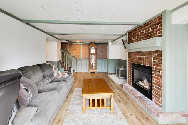 5083 Chambers Drive, Hoffman Estates, IL 60010