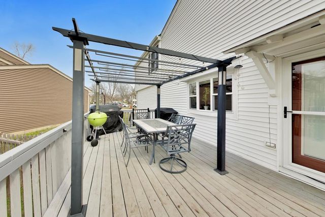 5083 Chambers Drive, Hoffman Estates, IL 60010