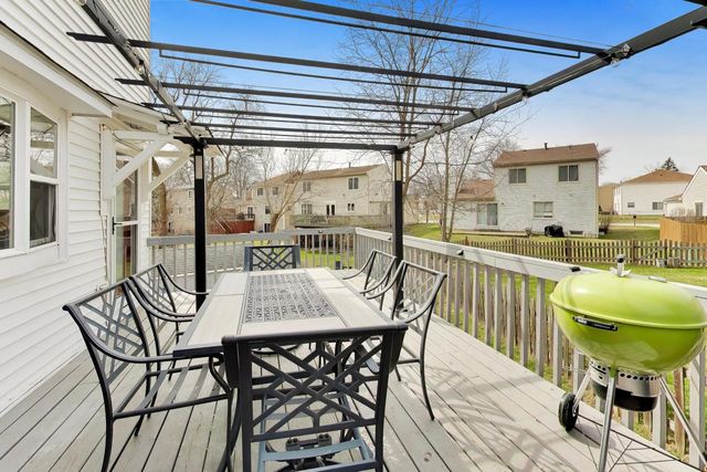 5083 Chambers Drive, Hoffman Estates, IL 60010