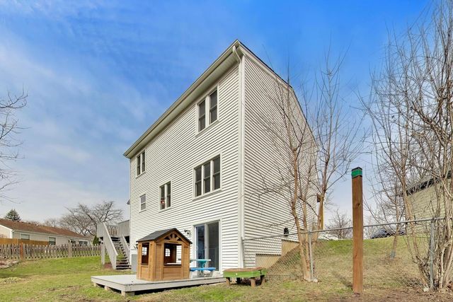 5083 Chambers Drive, Hoffman Estates, IL 60010