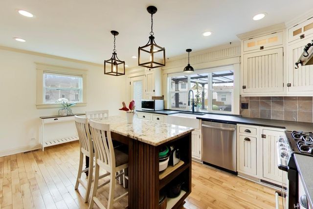 5083 Chambers Drive, Hoffman Estates, IL 60010