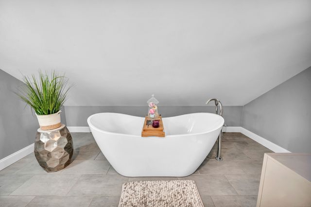 3 Trailside Drive, Wallingford, CT 06492