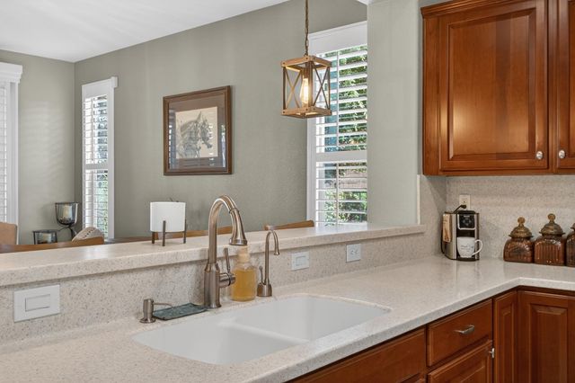 404 Mossy Ct, Lincoln, CA 95648