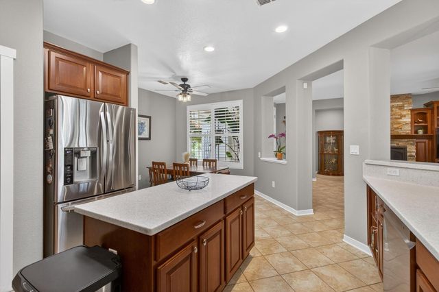 404 Mossy Ct, Lincoln, CA 95648