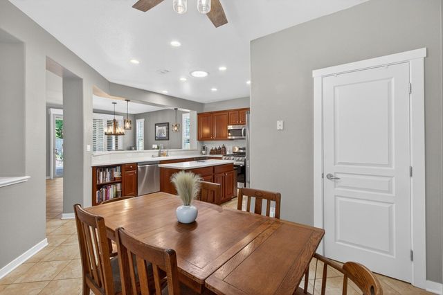 404 Mossy Ct, Lincoln, CA 95648