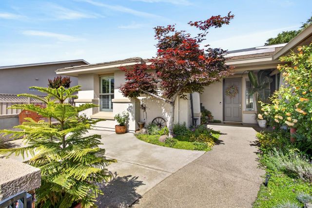 404 Mossy Ct, Lincoln, CA 95648