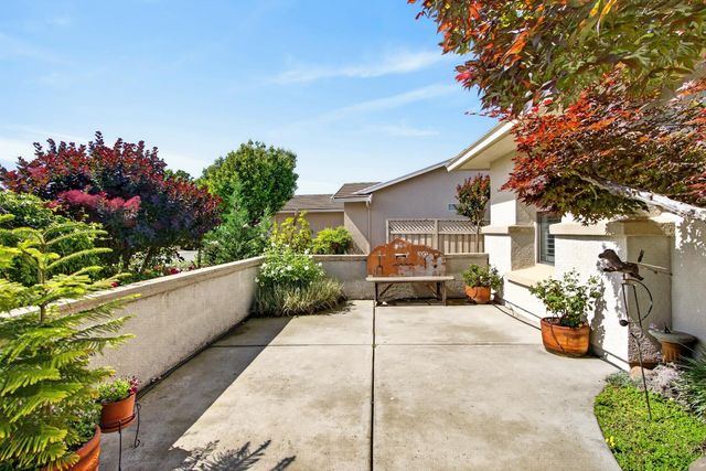 404 Mossy Ct, Lincoln, CA 95648