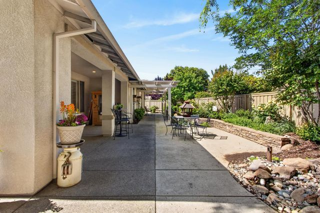 404 Mossy Ct, Lincoln, CA 95648