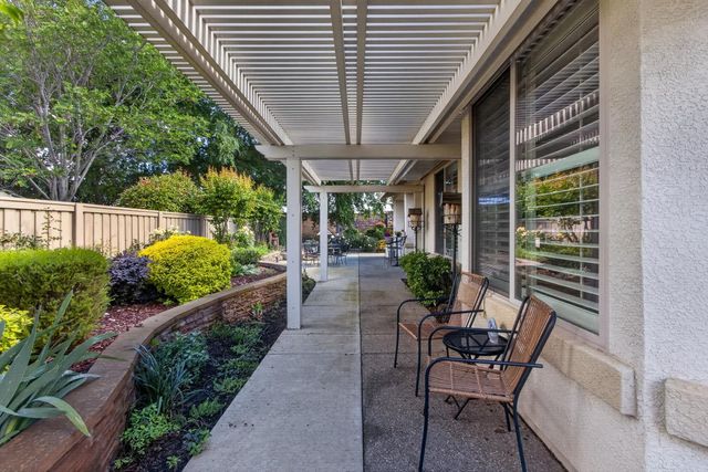 404 Mossy Ct, Lincoln, CA 95648