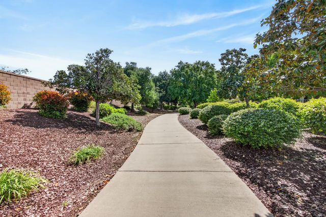 404 Mossy Ct, Lincoln, CA 95648